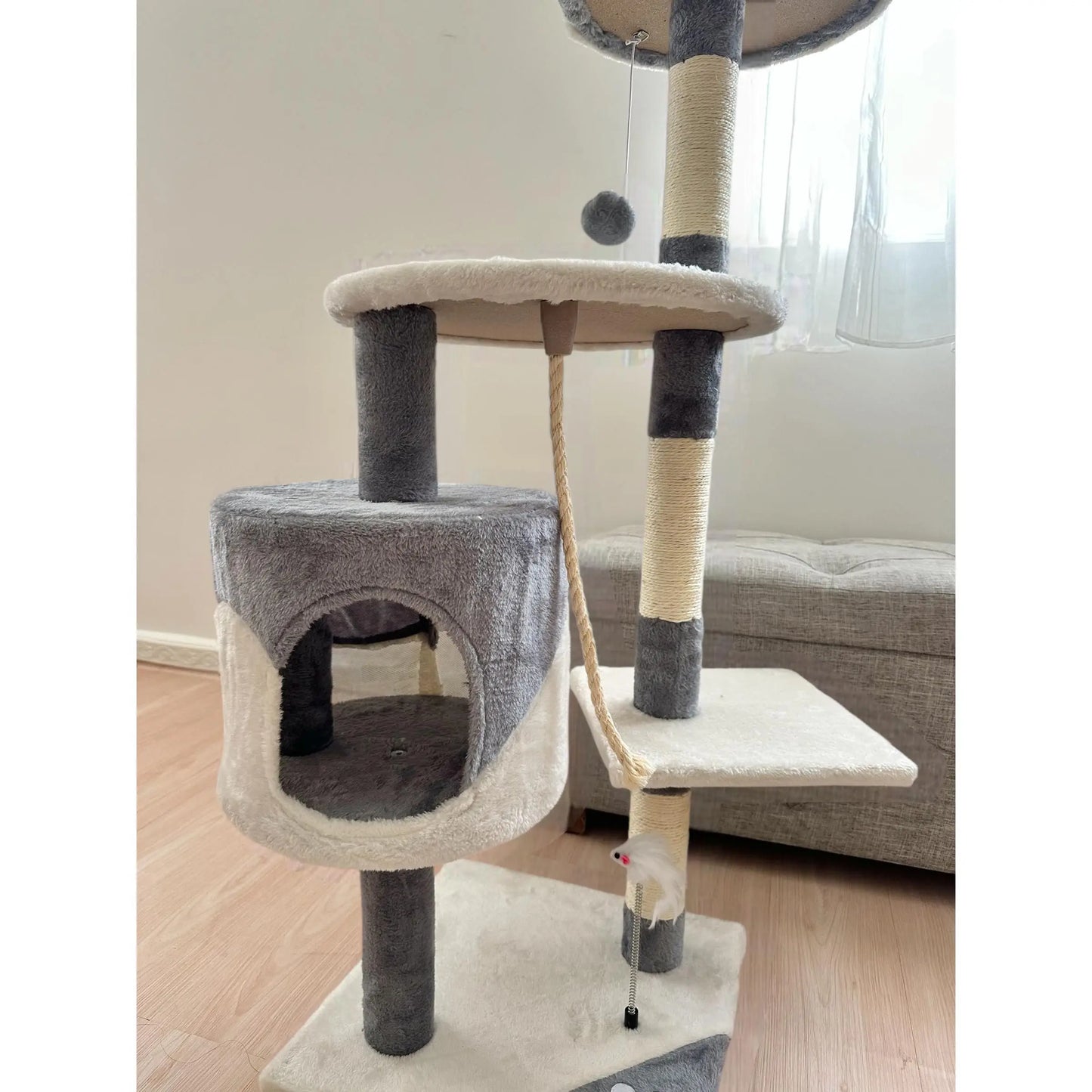 Castillo para gatos de 2 niveles escalables acolchado.